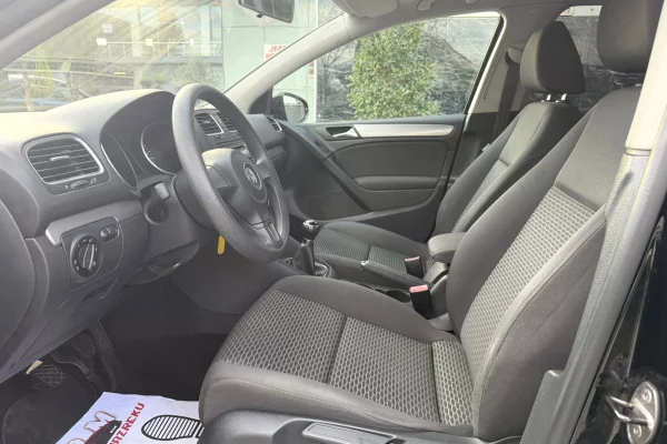 Makina ne shitje ne Fier, Volkswagen, 2012 Diesel,Kambio Manual Pagesa 4,500  Euro.