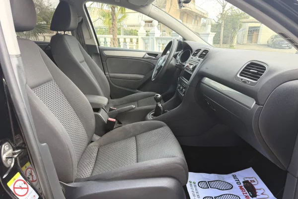 Makina ne shitje ne Fier, Volkswagen, 2012 Diesel,Kambio Manual Pagesa 4,500  Euro.