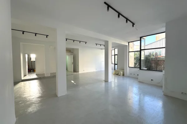 Ambient biznesi me qera 3+1 ne Tirane - 800 Euro