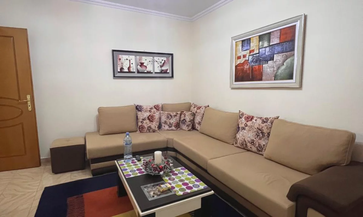 Appartamento in vendita a Tirana 1+1, Arredato