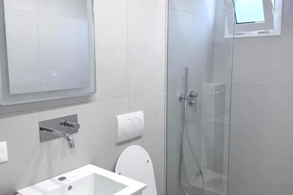 Shtepi me qera Apartament ne Tirane, Garsoniere, Mobilimi E mobiluar, Pagesa 35,000  Leke.