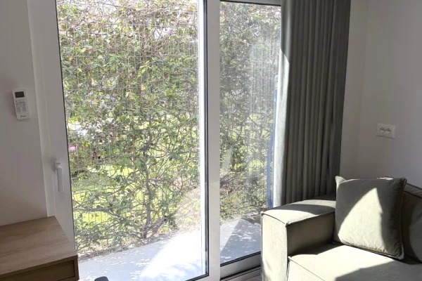 Shtepi me qera Apartament ne Tirane, Garsoniere, Mobilimi E mobiluar, Pagesa 35,000  Leke.