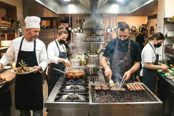 Njoftime Pune per Kamarier / Kamariere, Banakier / Banakiere , Shef kuzhine, Ndihmës kuzhinier / kuzhiniere, Zgarist, Sallatiere, Picier, Ndihmës picier ne Kavaje