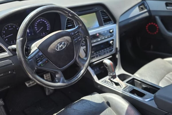   Makine me qera Hyundai duke filluar nga 35 euro
