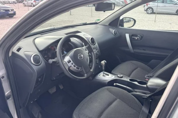 Makine me qera Nissan Qashqai duke filluar nga 45 euro dita