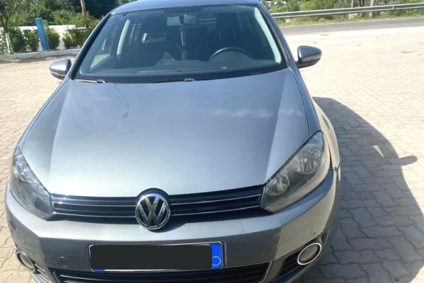 Makine me qera Volkswagen Golf 6 duke filluar nga 40 euro dita