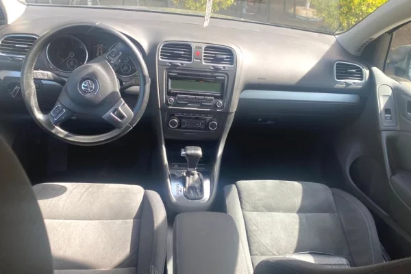 Makine me qera Volkswagen Golf 6 duke filluar nga 40 euro dita