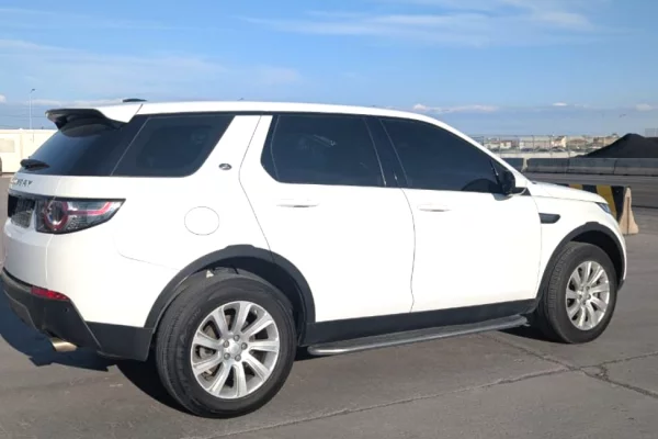  Makine me qera Land Rover Discovery Sport duke filluar 75 euro