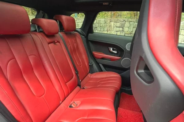 Makine me qera Range Rover Evoque duke filluar nga 75 euro dita