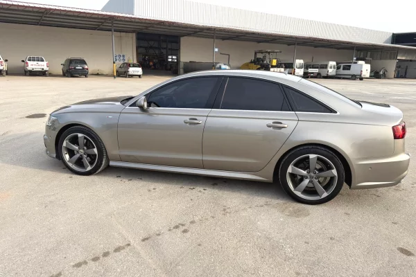 Makina ne shitje ne Tirane, Audi, 2016 Diesel,Kambio Automatik Pagesa 17,000  Euro.