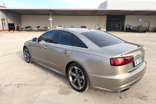 Makina ne shitje ne Tirane, Audi, 2016 Diesel,Kambio Automatik Pagesa 17,000  Euro.