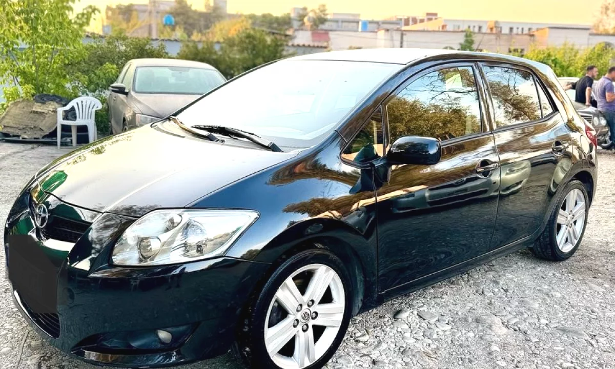Toyota Auris – Praktike dhe  Ekonomike