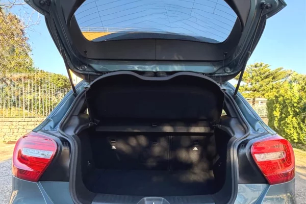 Me Qera Mercedes A-Class 2015