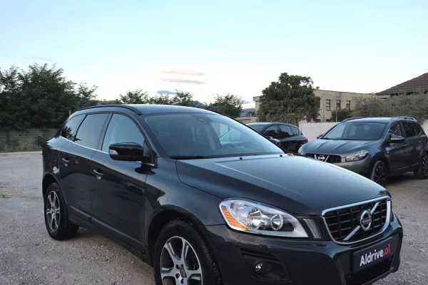 SUV Komod Volvo XC60 me Qera