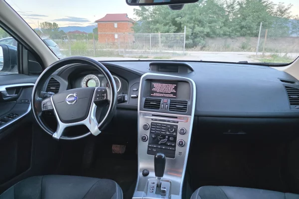 SUV Komod Volvo XC60 me Qera