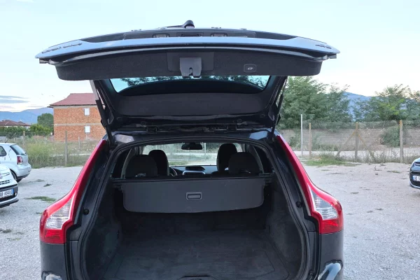 SUV Komod Volvo XC60 me Qera