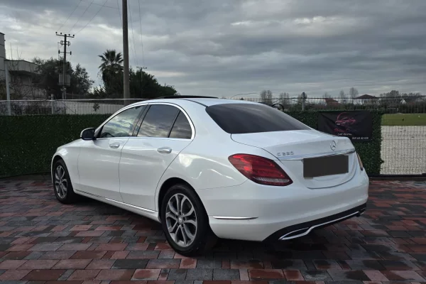 Noleggio Auto a Tirana - 50 Euro