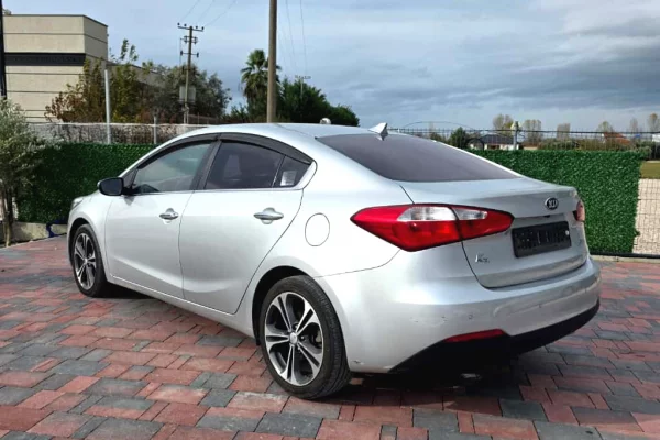 Noleggio Auto a Tirana - 25 Euro