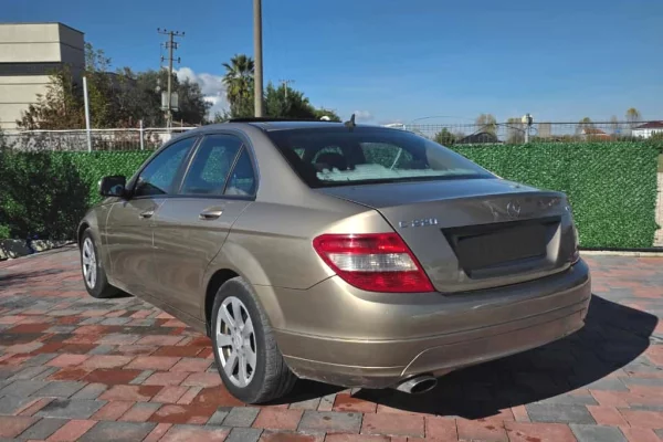 Makina me qera ne Tirane - 30 Euro