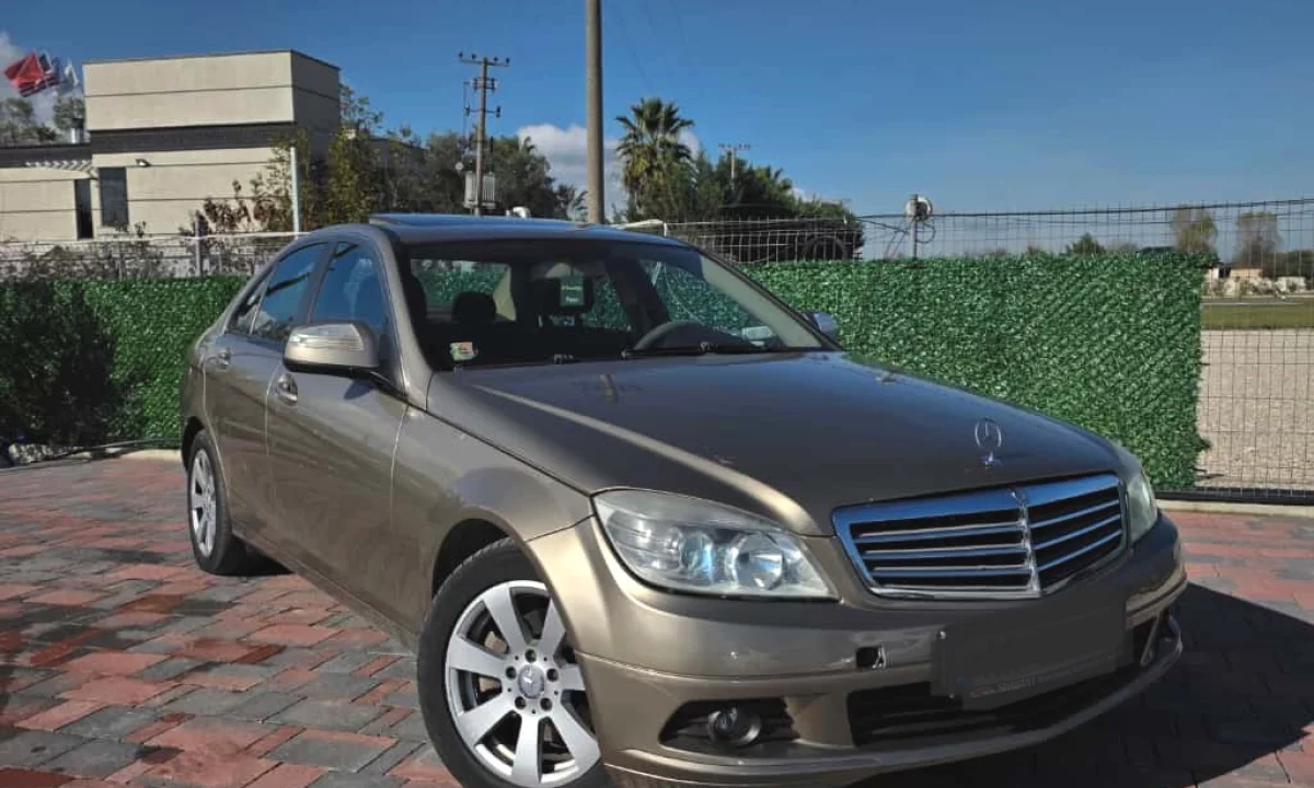 Makine me qera ne Rinas Tirane - Mercedes C-Class 2010 duke filluar nga 30 euro dita