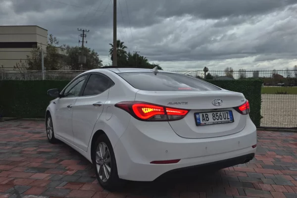 Makine me Qera ne Rinas Tirane - Hyundai Avante duke filluar nga 25 euro dita