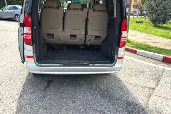 Mercedes Vito me Qera | Ideal per Udhetime duke filluar nga 70 euro dita