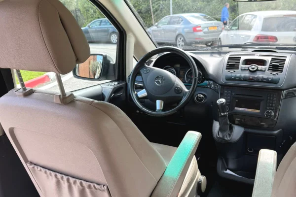 Mercedes Vito me Qera | Ideal per Udhetime duke filluar nga 70 euro dita