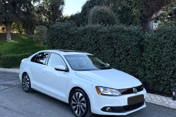 Jetta 2016 Benzine + Hybrid – Makine me Qera Super Ekonomike