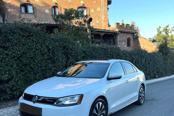 Makina me qera ne Tirane - 30 Euro