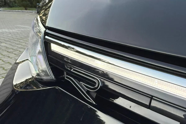 Makine me qera ne Rinas Tirane-Golf 8 R-Line Full Fabrike duke fillar nga 60 euro dita