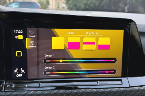 Makine me qera ne Rinas Tirane-Golf 8 R-Line Full Fabrike duke fillar nga 60 euro dita