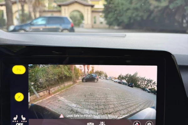 Makine me qera ne Rinas Tirane-Golf 8 R-Line Full Fabrike duke fillar nga 60 euro dita