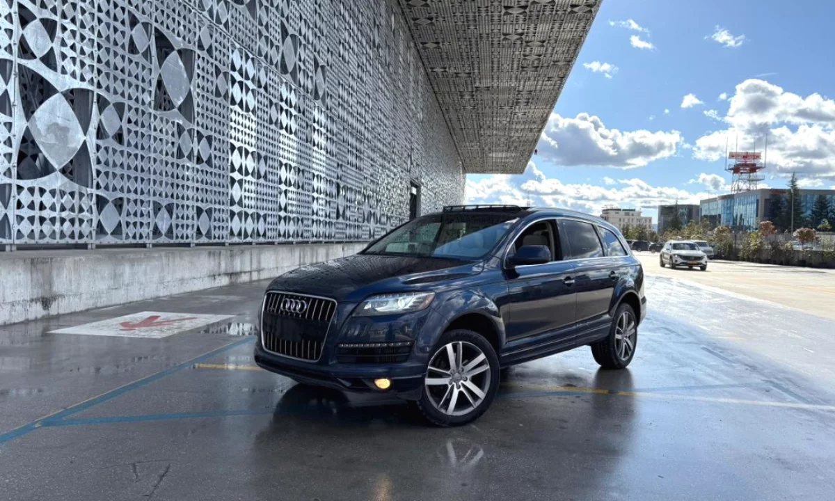 Makine  Me Qera ne Rinas Tirane - Audi Q7 nafte Duke Filluar Nga 49 Euro Dita