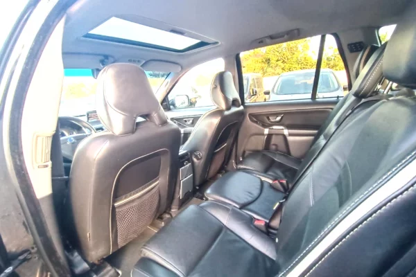 Makine me qera ne Rinas Tirane - Volvo xc90 diesel 7 vende 45 euro dita