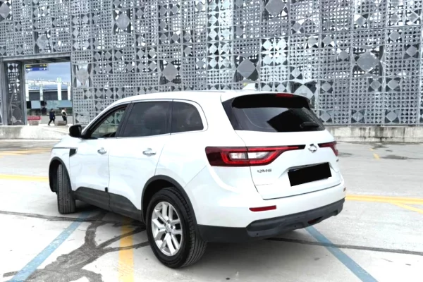 Makine me qera ne Rinas Tirane - Reno Koleos nafte automatike duke nisur nga 45 euro dita