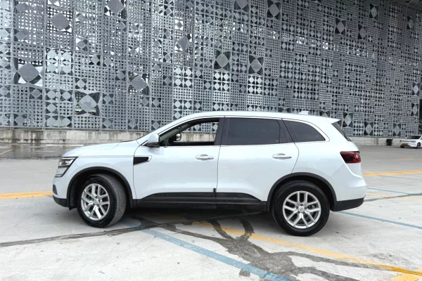 Makine me qera ne Rinas Tirane - Reno Koleos nafte automatike duke nisur nga 45 euro dita