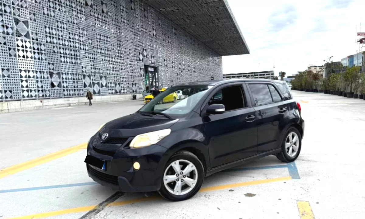 Makine me qera ne Rinas Tirane - Toyota nafte nisur nga 25 euro dita