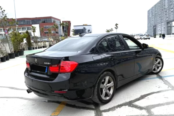 Bmw seria 3 viti 2015 duke nisur nga 39 euro ne dite