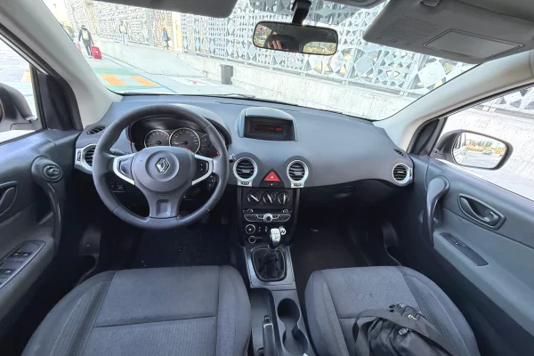 Reno koleos benzine gaz nisur nga 25 euro dita.