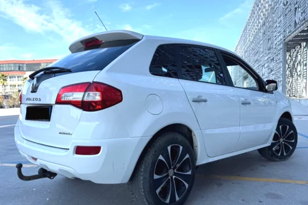 Reno koleos benzine gaz nisur nga 25 euro dita.