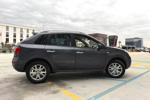 Renault Koleos 2.0 nafte duke nisur nga 25 euro ne dite