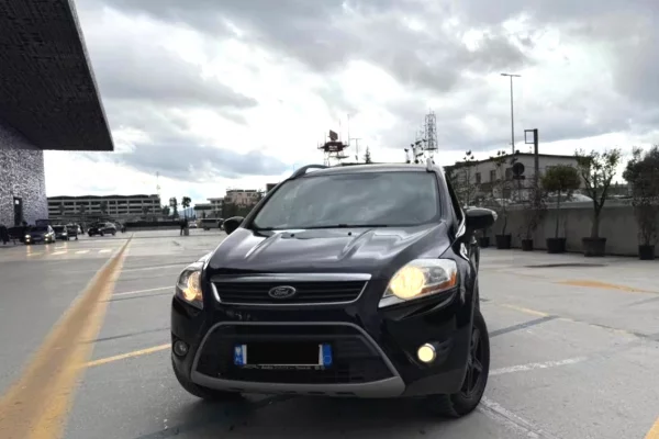 Makine me qera ne Rinas Tirane - Ford kuga automatike duke nisur nga 29 euro dita