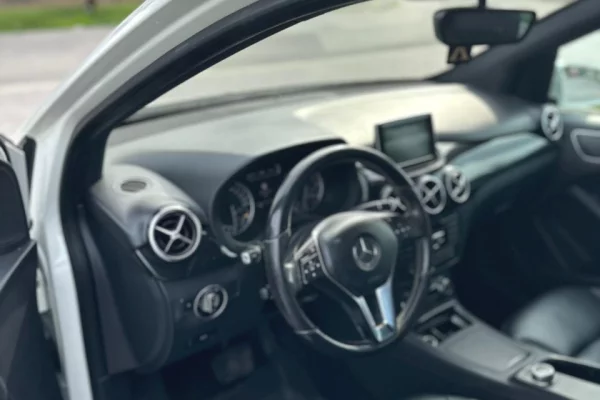 Noleggio Auto a Tirana - 40 Euro