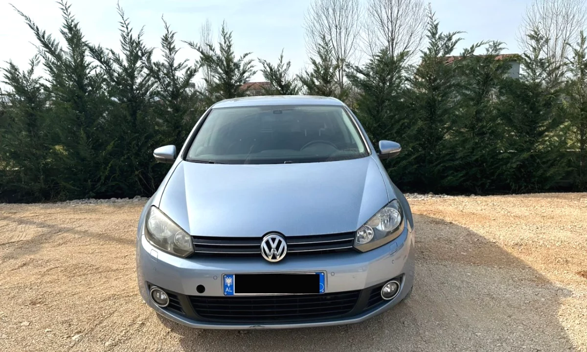 Volkswagen Golf 6 – Automat | 2.0 Nafte duke nisur nga 35 euro dita