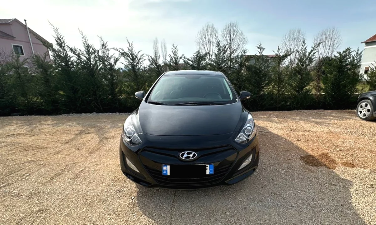  Hyundai i30 – Automat | 1.6 Nafte duke filluar nga 35 euro dita
