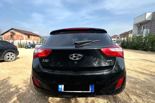  Hyundai i30 – Automat | 1.6 Nafte duke filluar nga 35 euro dita
