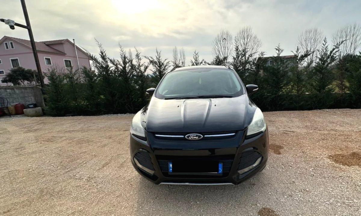 Ford Escape – Automat | 1.6 Benzine duke filluar nga 35 euro dita