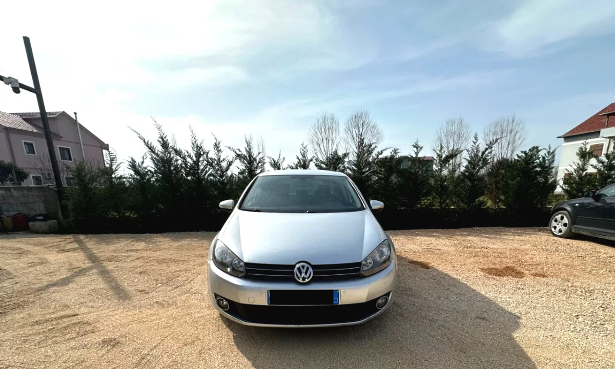 Volkswagen Golf 6 Cross – Automat | 1.6 Nafte duke filluar nga 35 euro ne dite