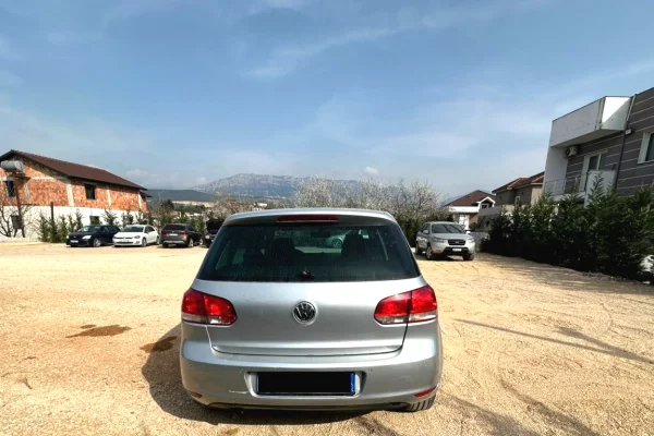 Volkswagen Golf 6 Cross – Automat | 1.6 Nafte duke filluar nga 35 euro ne dite