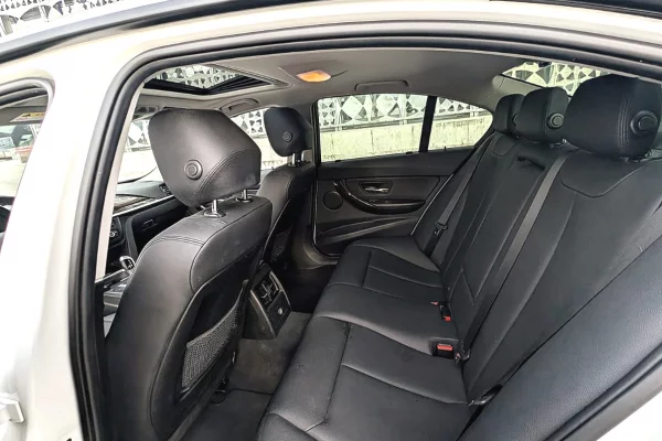 BMW 3 Series – Automat | 2.0 Dieselduke filluar nga 35 euro dita